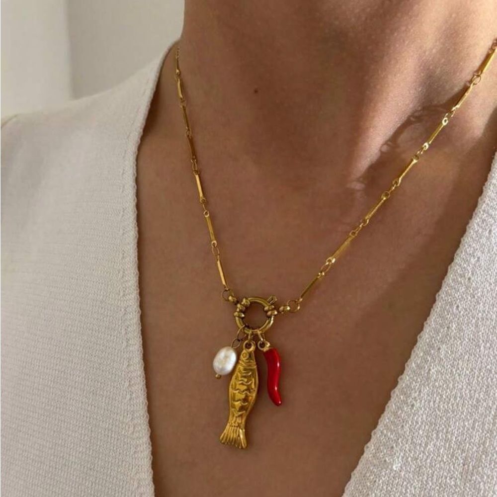 Gold Fish Pendant Necklace N1033